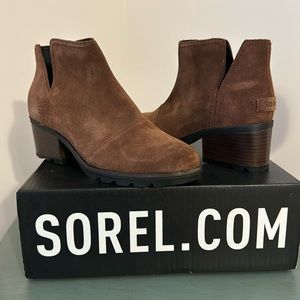 New in Box. Sorel Cate Cut Out bootie. Burro (brown). Size 8